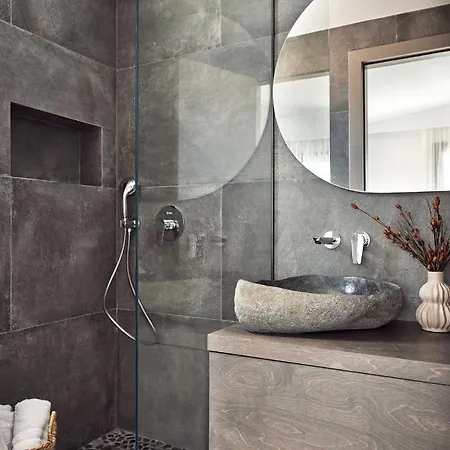 Estelle Villa, A Flamboyant Escape With Pool, By Thinkvilla Villa Romirion