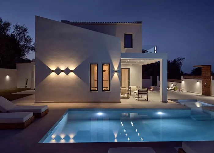 Estelle Villa, A Flamboyant Escape With Pool, By Thinkvilla Villa Romírion