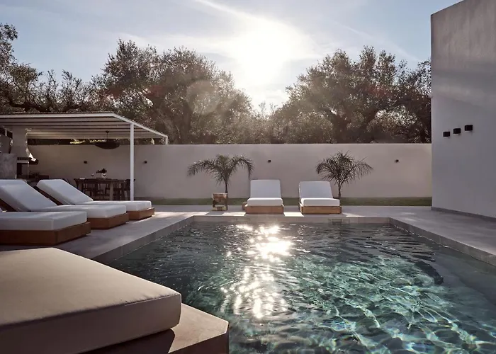 Estelle Villa, A Flamboyant Escape With Pool, By Thinkvilla Romírion