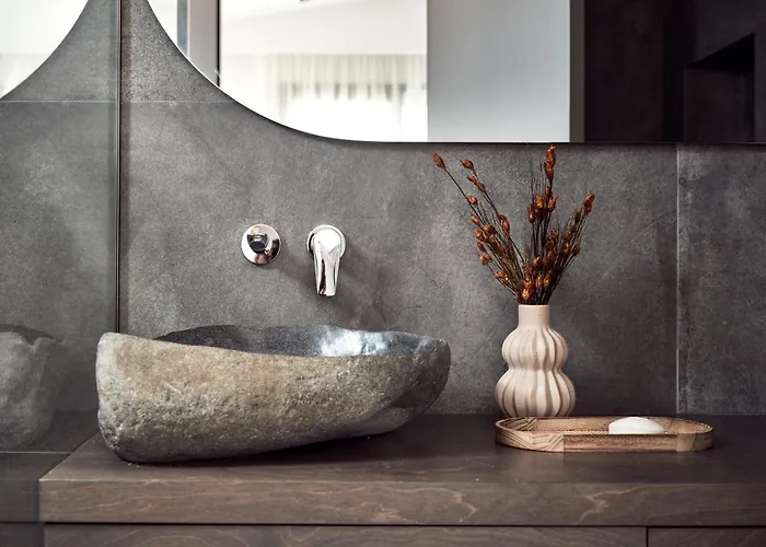 Estelle Villa, A Flamboyant Escape With Pool, By Thinkvilla Villa Romírion