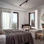 Estelle Villa, A Flamboyant Escape With Pool, By Thinkvilla Villa Romírion