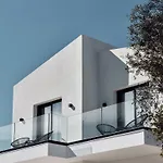 Estelle Villa, A Flamboyant Escape With Pool, By Thinkvilla * Romírion