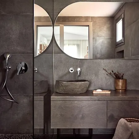 ヴィラ Estelle Villa, A Flamboyant Escape With Pool, By Thinkvilla *